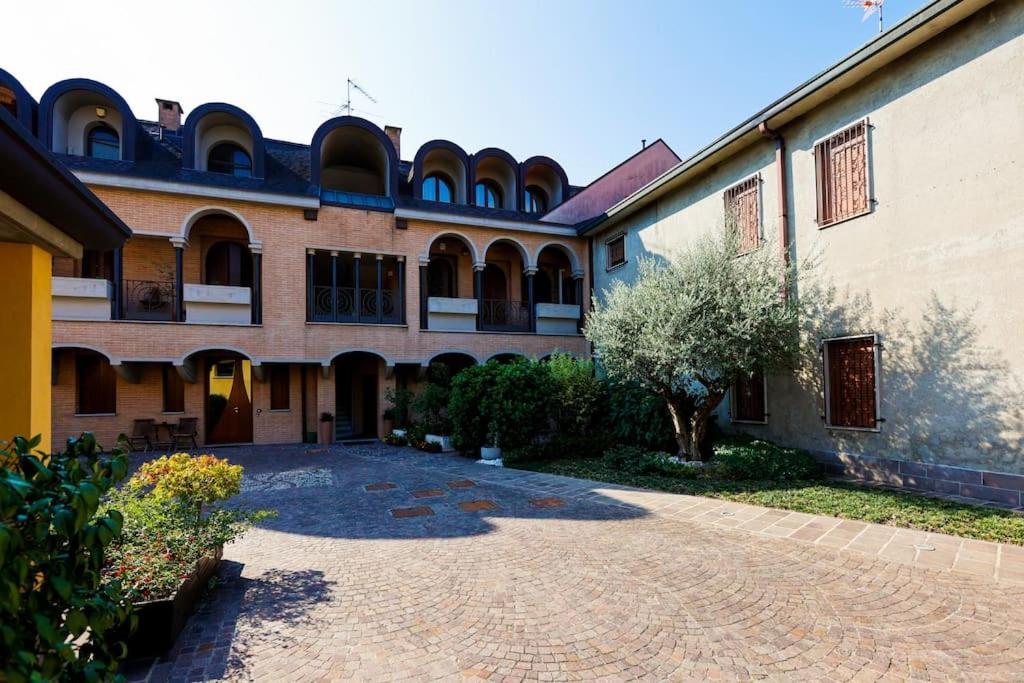 Prestigioso Appartamento Di 70Mq Vicino Milano Legnano Exterior photo